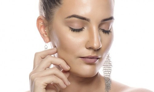 Как да се преборим с мазната кожа?